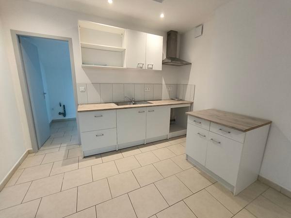 LEZIGNAN-CORBIERES - Appartement T2 à louer proche de toutes commodités