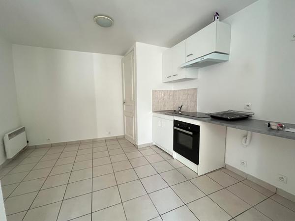 Bel appartement type F2 + Bureau d'une superficie de 61,41m² idéalement situé au centre ville de LUZARCHES