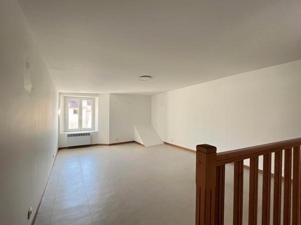Bel appartement type F2 + Bureau d'une superficie de 61,41m² idéalement situé au centre ville de LUZARCHES