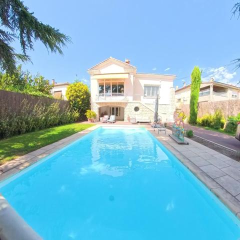 Maison de maître avec piscine