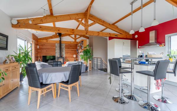 Maison à vendre    5 pièces •  Chazay-d'Azergues