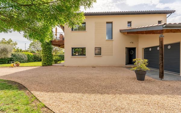 Maison à vendre    5 pièces •  Chazay-d'Azergues
