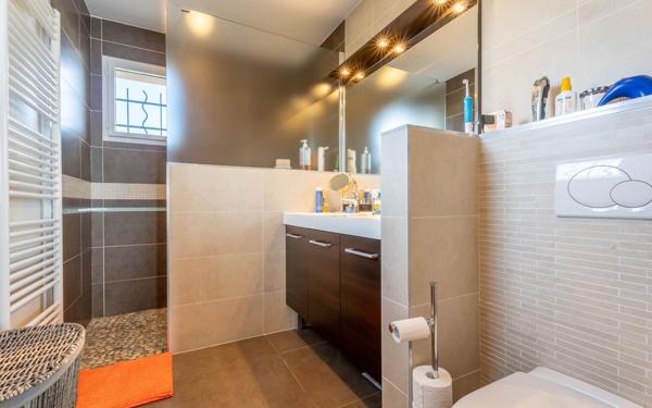 Maison à vendre    5 pièces •  Chazay-d'Azergues