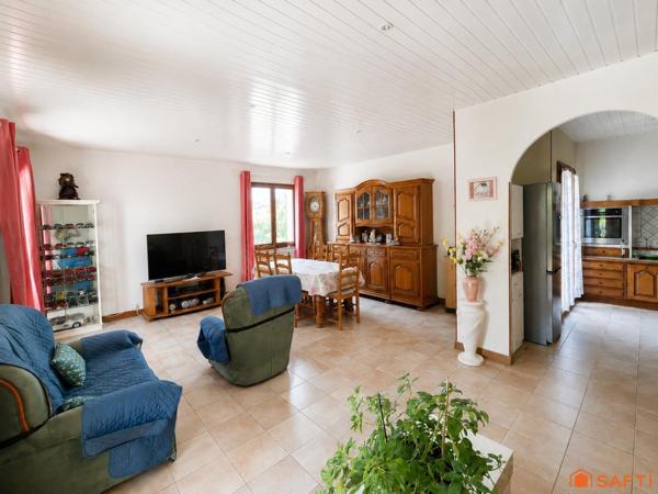 Maison T4 plain-pied, jardin, piscine, garage