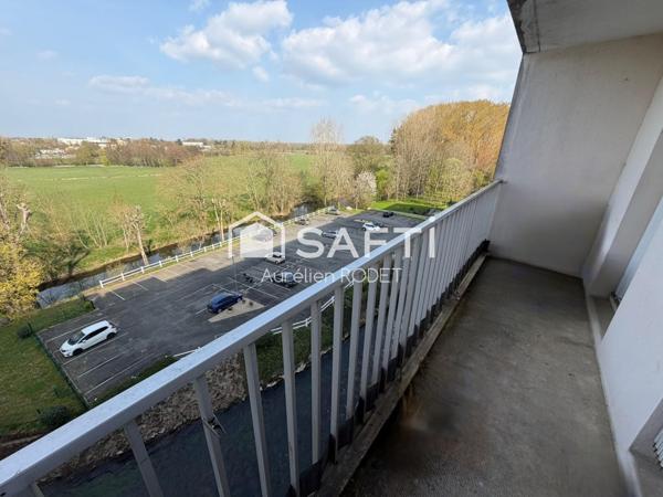 Appartement T5 avec balcon.