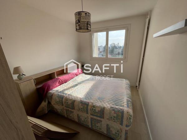 Appartement T5 avec balcon.