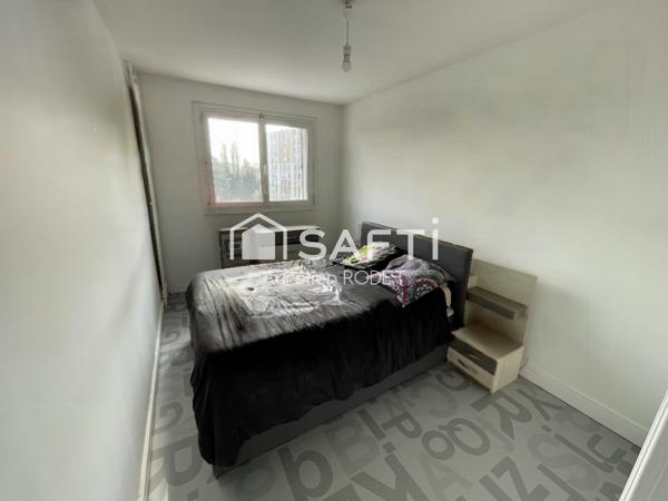 Appartement T5 avec balcon.