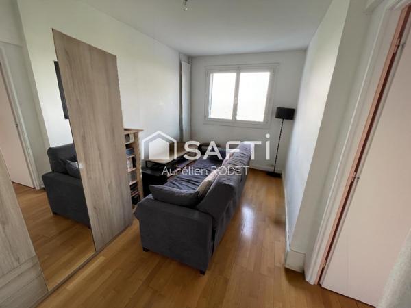 Appartement T5 avec balcon.