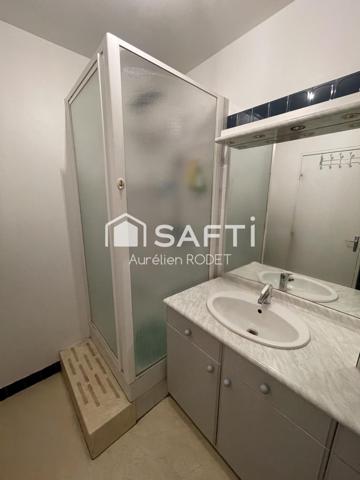 Appartement T5 avec balcon.