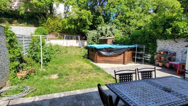 Jolie maison avec jardin et garage