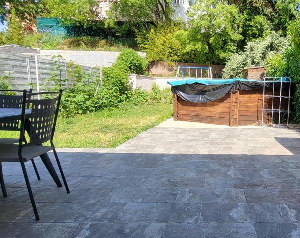 Jolie maison avec jardin et garage