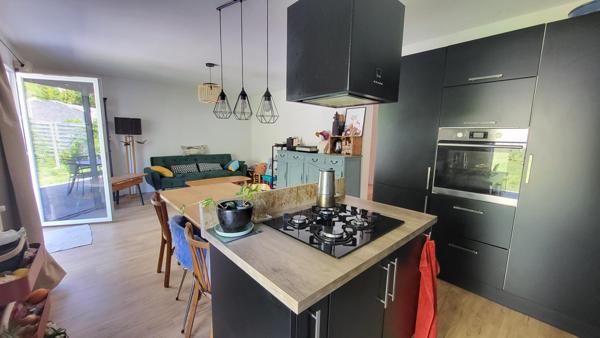 Jolie maison avec jardin et garage