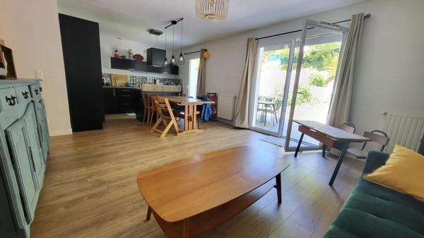 Jolie maison avec jardin et garage