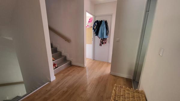 Jolie maison avec jardin et garage