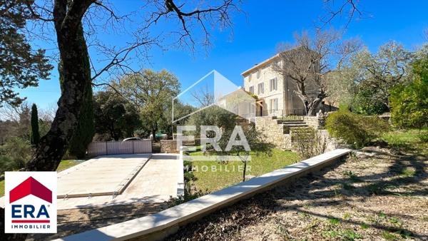 Charmante propriété en pierre avec jardin et piscine