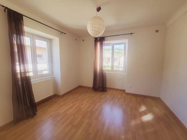 lumineux, vue dégagée, jardin à aménager et potentiel 3 chambres – un appartement à repenser selon vos envies