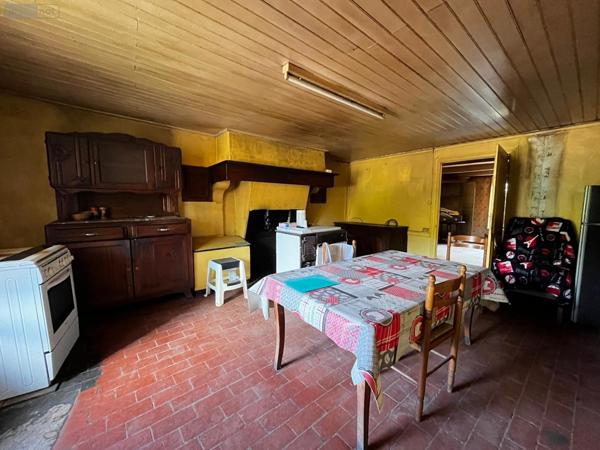 Maison rurale à vendre à Villegusien-le-Lac en Haute-Marne (52600), ref : SGML113249