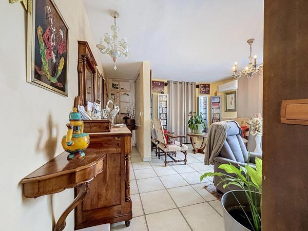 EXCEPTIONNELLE VILLA SUR TOIT DE 300 M²  VUE MER
