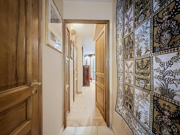 EXCEPTIONNELLE VILLA SUR TOIT DE 300 M²  VUE MER