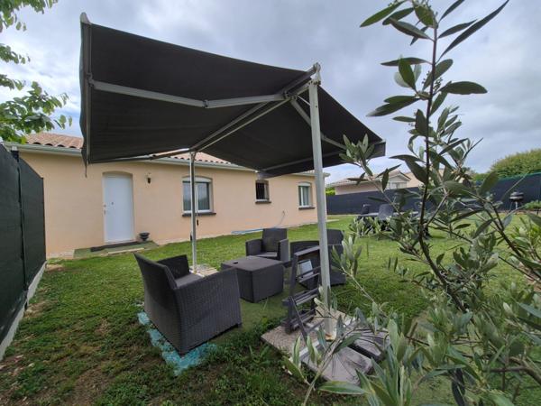 Pavillon Plain-Pied, 100 m2, 3 chambres. Prestation qualitative, terrain paysagé.