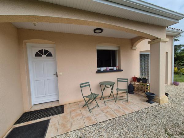 Pavillon Plain-Pied, 100 m2, 3 chambres. Prestation qualitative, terrain paysagé.