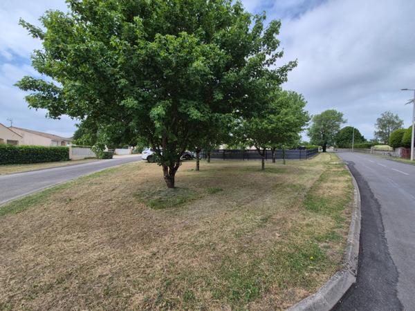 Pavillon Plain-Pied, 100 m2, 3 chambres. Prestation qualitative, terrain paysagé.