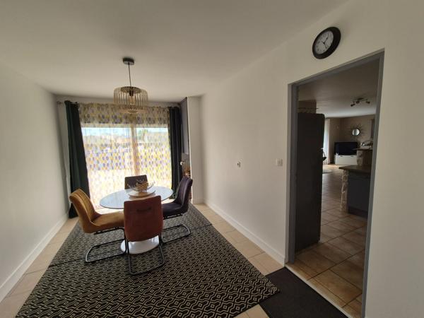 Pavillon Plain-Pied, 100 m2, 3 chambres. Prestation qualitative, terrain paysagé.