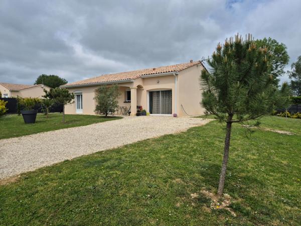 Pavillon Plain-Pied, 100 m2, 3 chambres. Prestation qualitative, terrain paysagé.