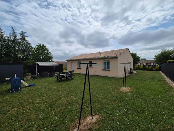 Pavillon Plain-Pied, 100 m2, 3 chambres. Prestation qualitative, terrain paysagé.