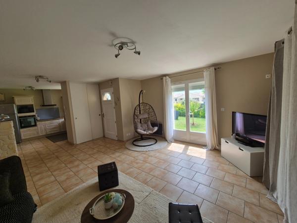Pavillon Plain-Pied, 100 m2, 3 chambres. Prestation qualitative, terrain paysagé.