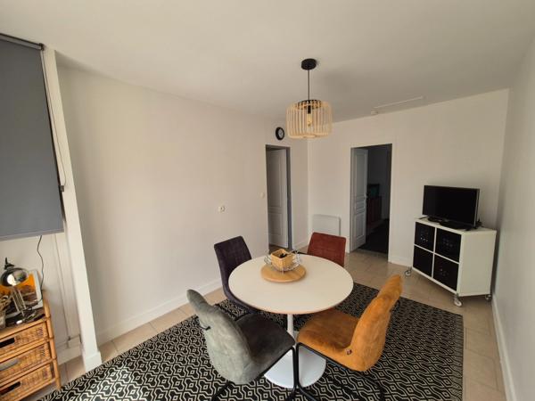 Pavillon Plain-Pied, 100 m2, 3 chambres. Prestation qualitative, terrain paysagé.