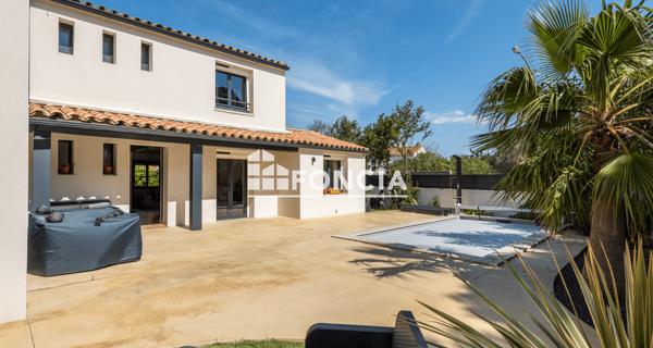 À vendre Maison 7 pièces 200 m² - Narbonne 11100