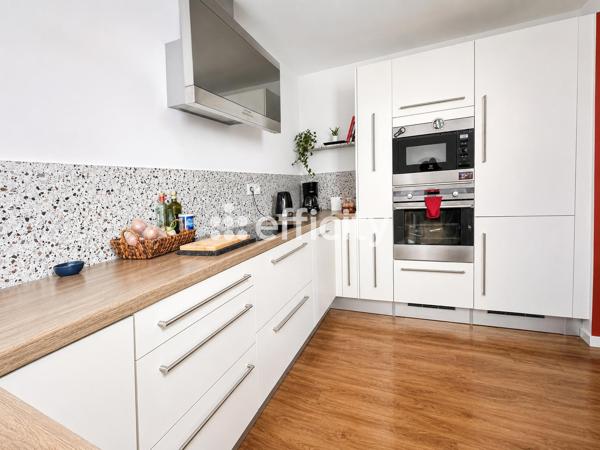 Appartement
         4 pièces
        - 79 m² 239 000 € *