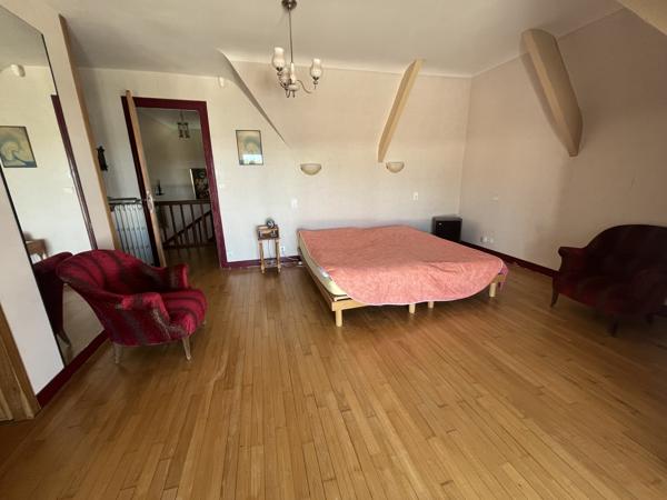 Maison à vendre à Saint-Avé – 250 m² habitables sur 3 300 m² de terrain avec piscine