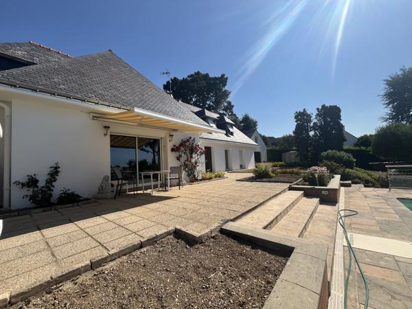 Maison à vendre à Saint-Avé – 250 m² habitables sur 3 300 m² de terrain avec piscine