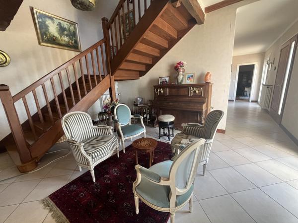Maison à vendre à Saint-Avé – 250 m² habitables sur 3 300 m² de terrain avec piscine