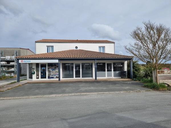 ST-PIERRE D'OLERON (17), A Louer local-bureau 84m² 6 pièces idéalement située en cœur de zone d'activité économique