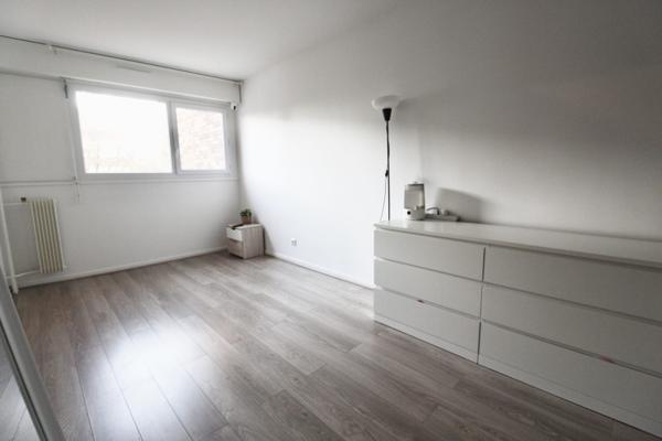 Appartement F3 de 73,96 m2 avec terrasse et place de parking en sous-sol