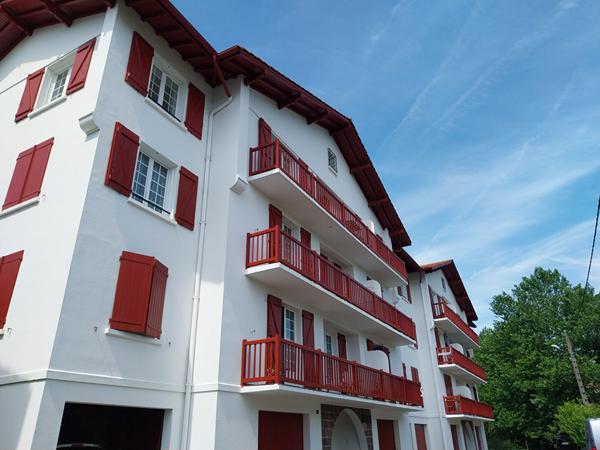 Hendaye- Bel appartement T4 avec terrasse, garage fermé et cave