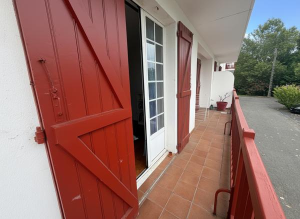 Hendaye- Bel appartement T4 avec terrasse, garage fermé et cave