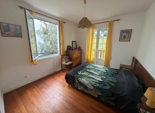 Hendaye- Bel appartement T4 avec terrasse, garage fermé et cave