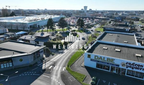 À louer  Local commercial 300 m²  Tours Nord