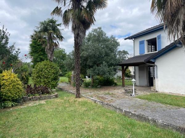 Maison - Oloron-sainte-marie - Réf.:205300 OLORON - Agréable maison de 130 m² avec terrain de 2005 m² dont 814 m² constructibles - BAISSE DE PRIX - A SAISIR !