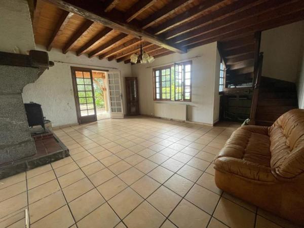 Maison - Oloron-sainte-marie - Réf.:205300 OLORON - Agréable maison de 130 m² avec terrain de 2005 m² dont 814 m² constructibles - BAISSE DE PRIX - A SAISIR !