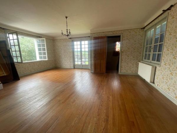 Maison - Oloron-sainte-marie - Réf.:205300 OLORON - Agréable maison de 130 m² avec terrain de 2005 m² dont 814 m² constructibles - BAISSE DE PRIX - A SAISIR !