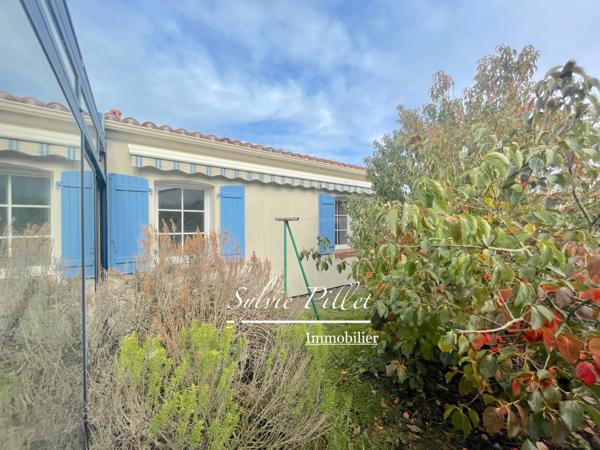 Maison 3 chambres avec véranda, garage et jardin – à Angles (85)