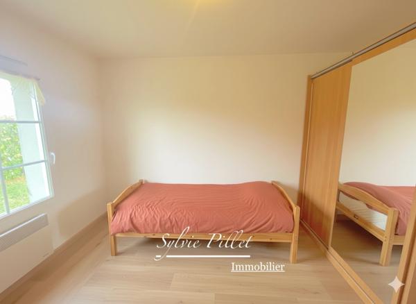Maison 3 chambres avec véranda, garage et jardin – à Angles (85)
