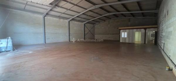 Location                                                      Local commercial
                        
                     2 pièces                      300 m2                     à Puygouzon