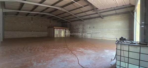 Location                                                      Local commercial
                        
                     2 pièces                      300 m2                     à Puygouzon