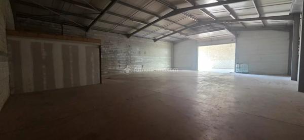 Location                                                      Local commercial
                        
                     2 pièces                      300 m2                     à Puygouzon